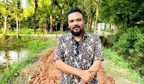 রামগঞ্জে ব্যক্তিগত উদ্যোগে সড়ক সংস্কার করলেন সমাজসেবক জহিরুল ইসলাম রুবেল পাটোয়ারী